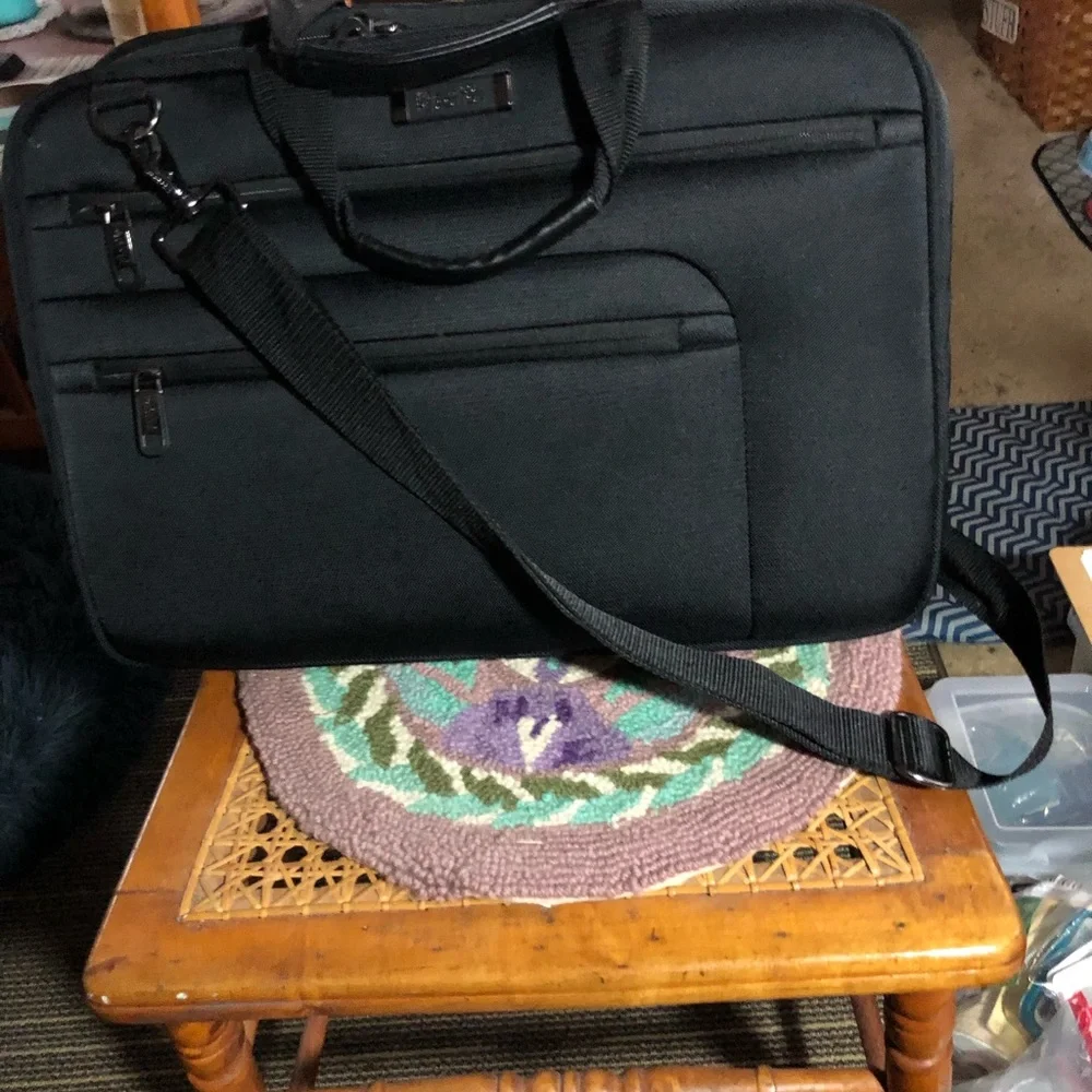 17” touch screen laptop. With wonderful case. Used for 2-3months.